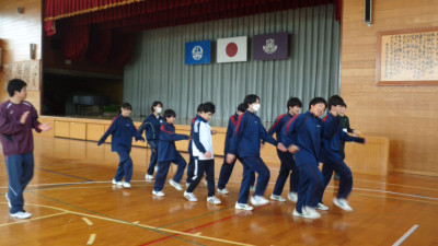 ２年体育　集団行動
