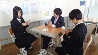 １年英語　英語でババ抜き (3)