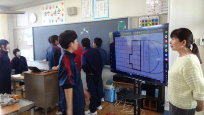 ３年学活　新幹線座席決め (3)