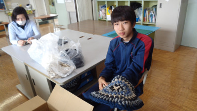 ４椎の木生単　座布団作り