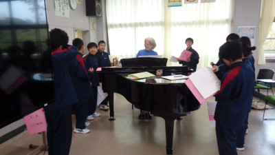 １年音楽　校歌