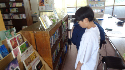１年国語　図書室の利用４
