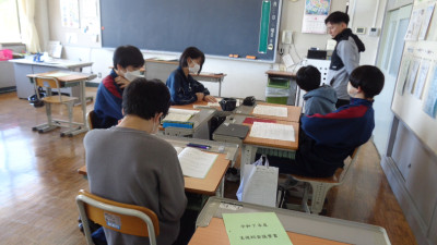 生徒総会　議案書読み合わせ３